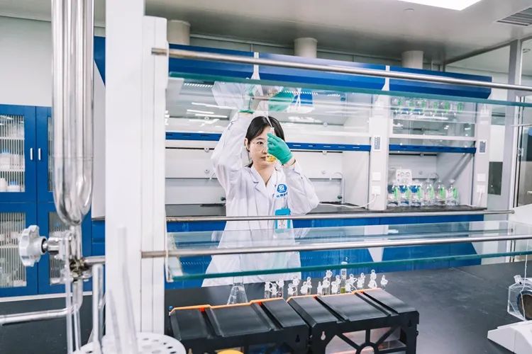 “做老百姓用得起的好药”,记者探秘智能化医药企业新形态 “做老百姓用得起的好药”,记者探秘智能化医药企业新形态